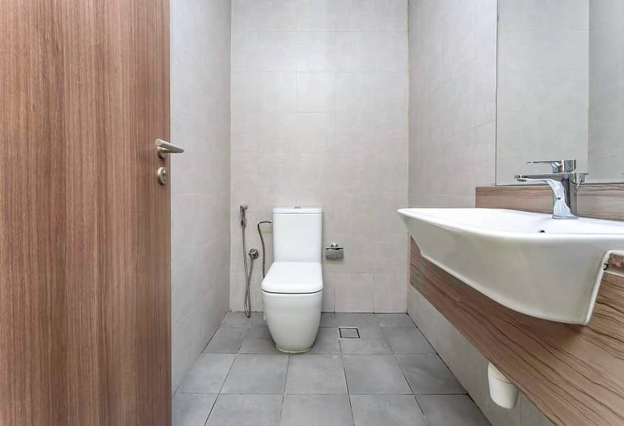 Chiller Free | Fully Furnished | Opened Kitchen - Image 11