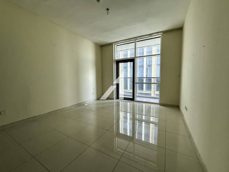 Hidden Gem 3BR Apartment| Bright and Airy| Balcony