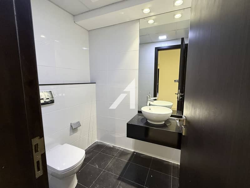 Hidden Gem 3BR Apartment| Bright and Airy| Balcony - Image 9