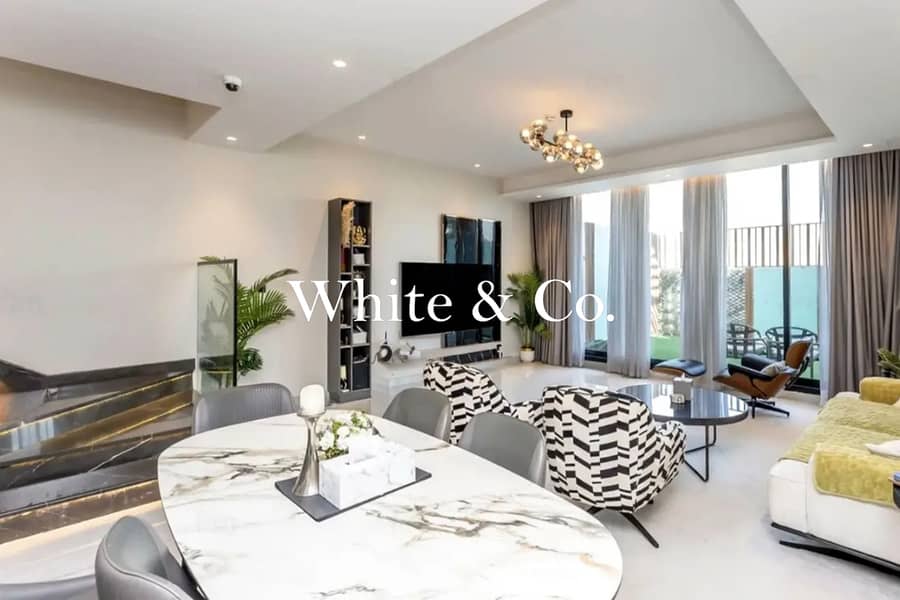 Modern | Fully Furnished | Vacant Now.