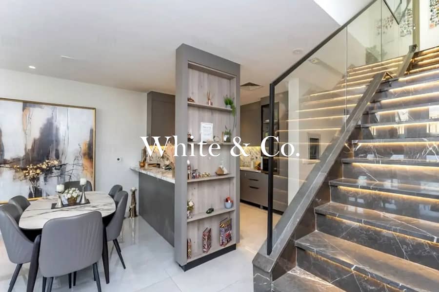 Modern | Fully Furnished | Vacant Now.