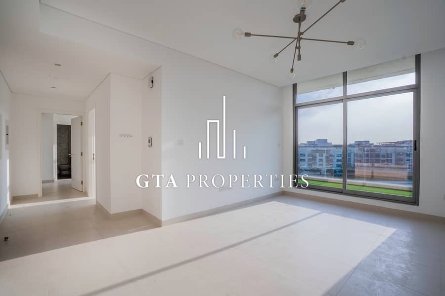 LARGE TERRACE| HIGHER FLOOR | AVAILABLE NOW