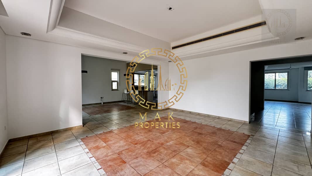 Beautiful 5 Bedroom Corner Villa with Private Pool