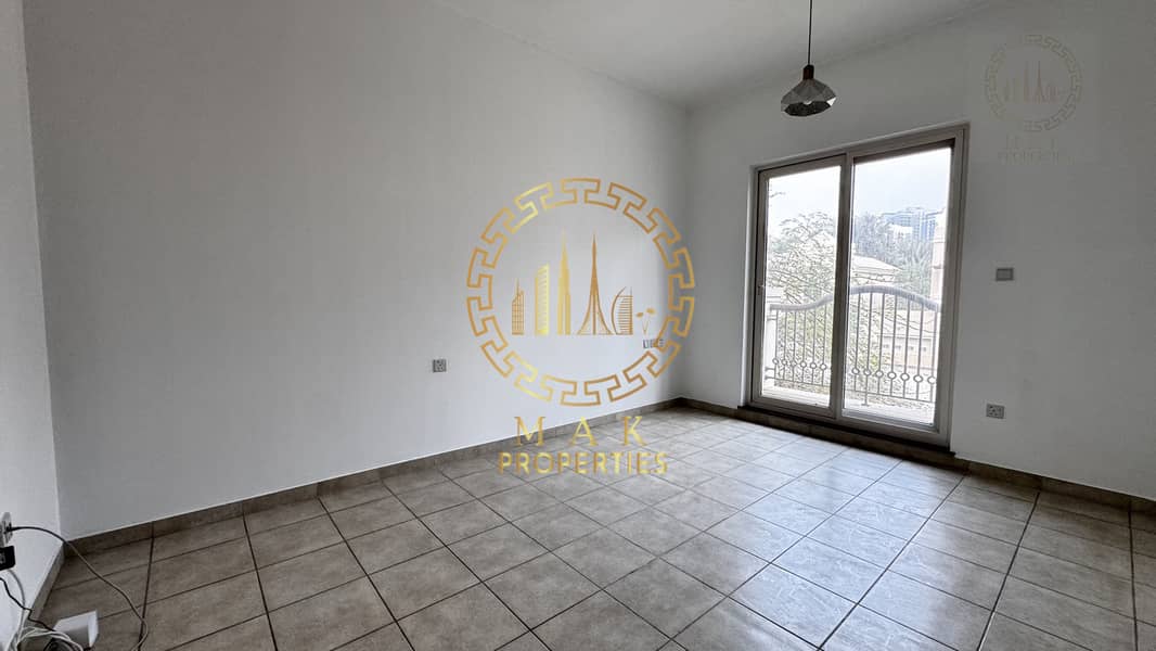 Beautiful 5 Bedroom Corner Villa with Private Pool - Image 10