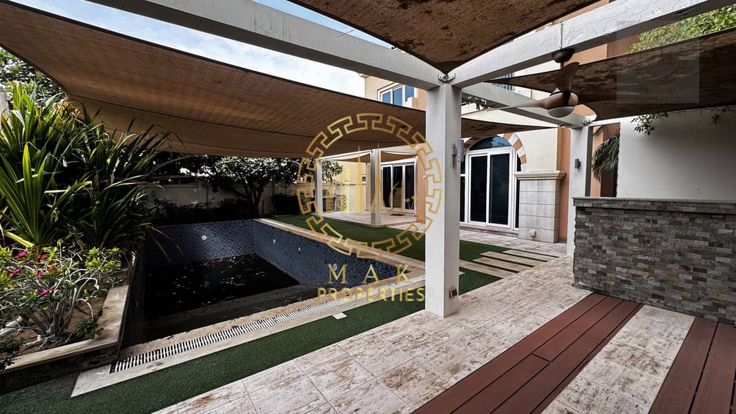 Beautiful 5 Bedroom Corner Villa with Private Pool - Image 12