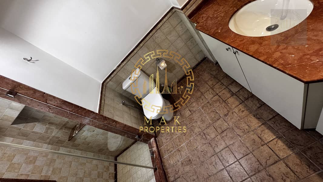 Beautiful 5 Bedroom Corner Villa with Private Pool - Image 22