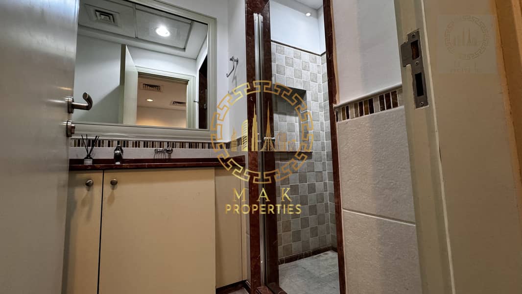 Beautiful 5 Bedroom Corner Villa with Private Pool - Image 23