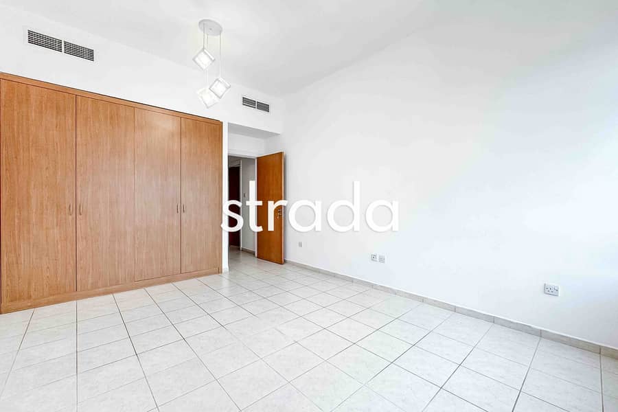 2 Bed + Study | Pool View | Vacant - Image 18