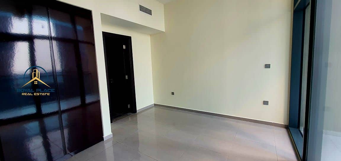 HIGH FLOOR | UNFURNISHED | NEAR METRO
