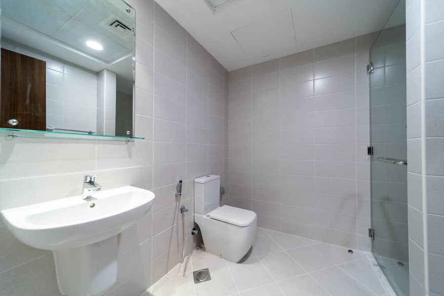 SPACIOUS APARTMENTS WITH 0% COMMISSION - Image 11