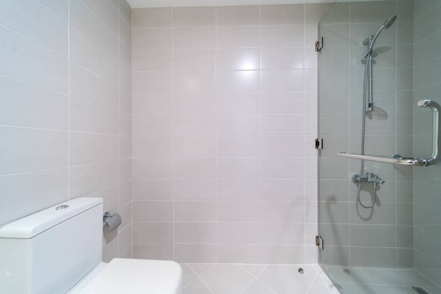 SPACIOUS APARTMENTS WITH 0% COMMISSION - Image 12