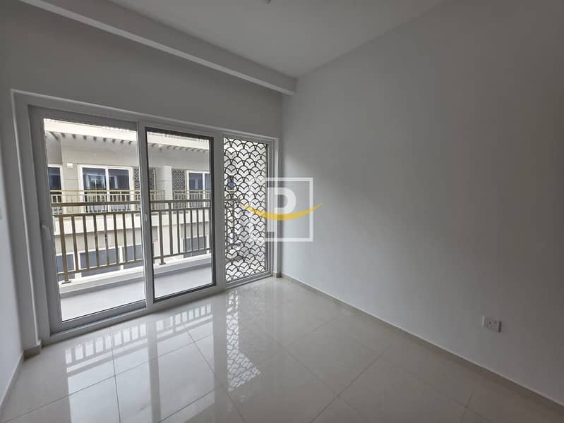 Luxury Living | Roof Access | Excellent Location