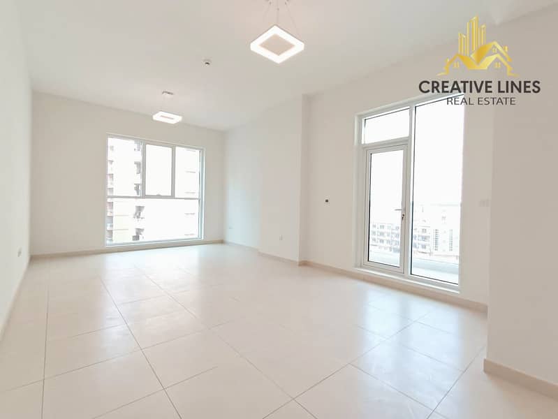 Spacious 3BHK Apartment | In Front of RTA Bus Stop | Near Pond Park