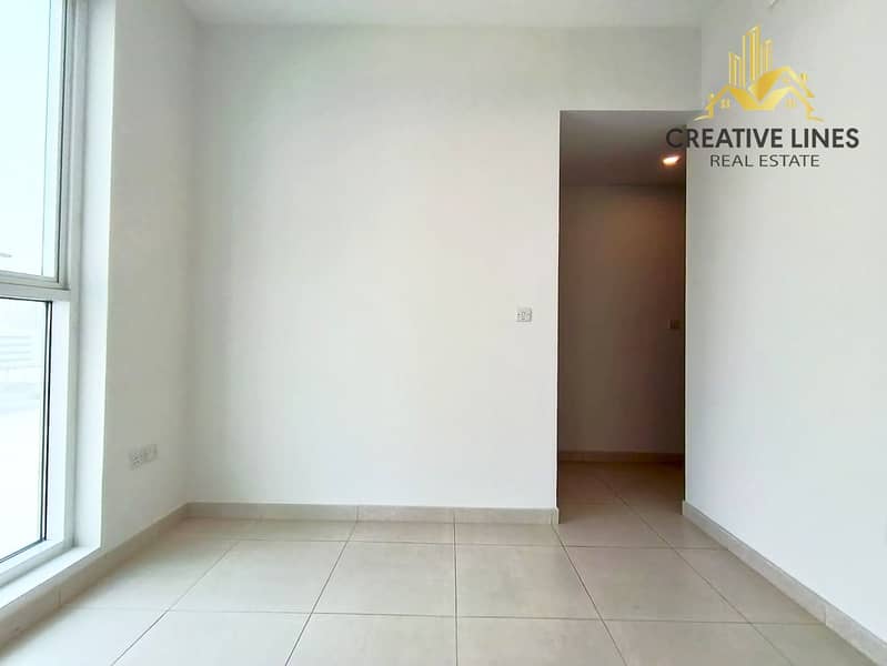 Spacious 3BHK Apartment | In Front of RTA Bus Stop | Near Pond Park - Image 10