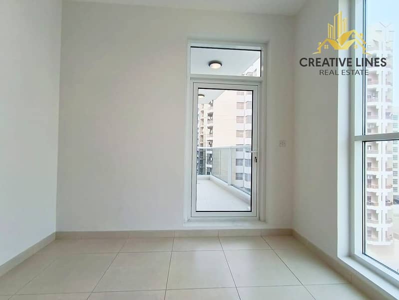 Spacious 3BHK Apartment | In Front of RTA Bus Stop | Near Pond Park - Image 11