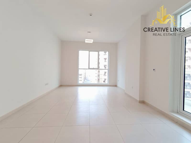 Spacious 3BHK Apartment | In Front of RTA Bus Stop | Near Pond Park - Image 12