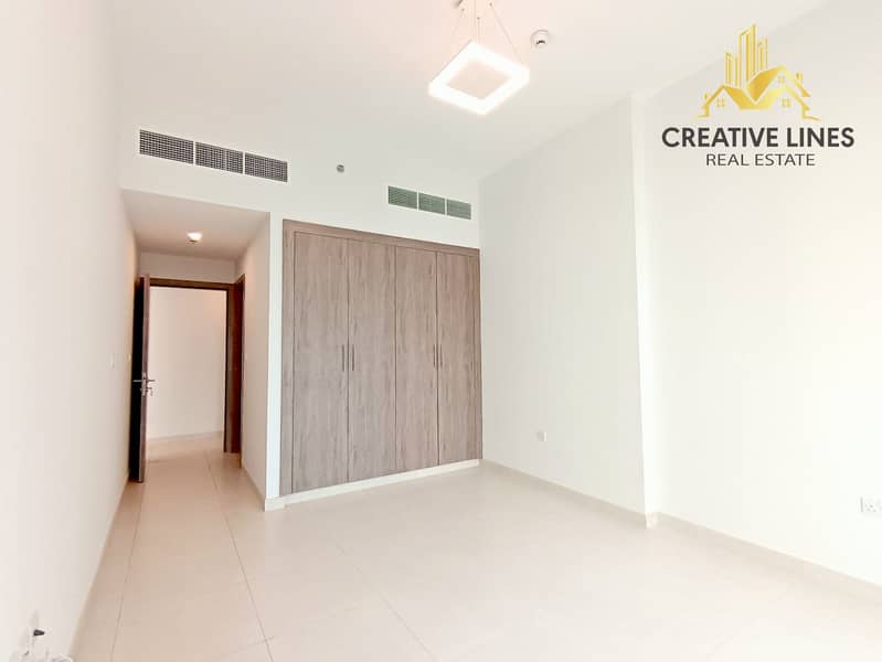 Spacious 3BHK Apartment | In Front of RTA Bus Stop | Near Pond Park - Image 13