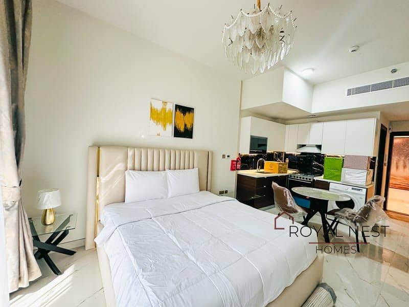 Vacant | Pool View | Accessible Location