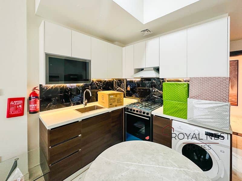 Vacant | Pool View | Accessible Location