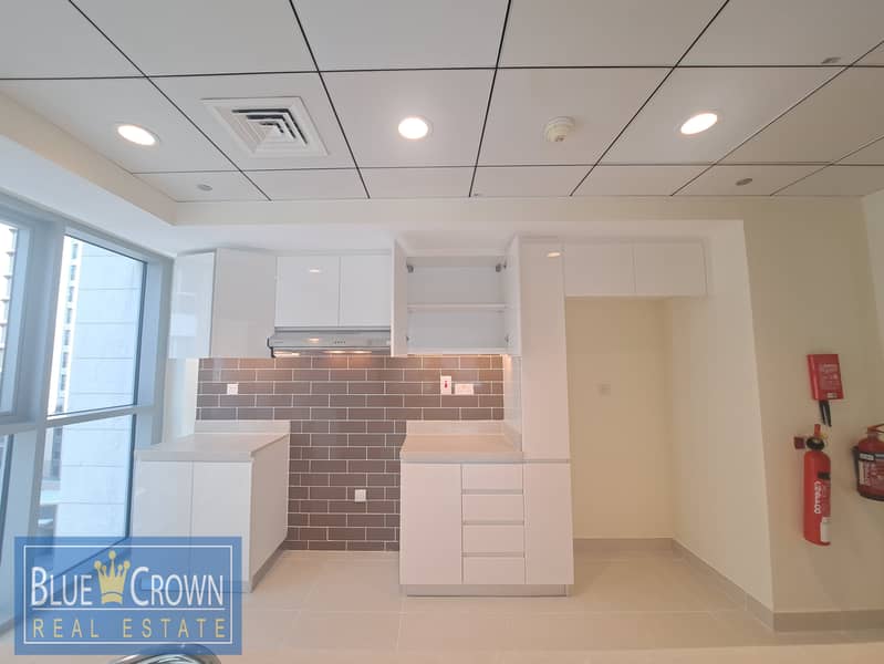 BEAUTIFUL LAWN VIEW!!LAVISH 3BHK WITH MAIDS ROOM - Image 6