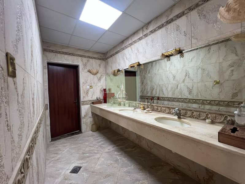 Ultra-Luxury Mansion-Style 5BR Villa | Private Pool - Image 18