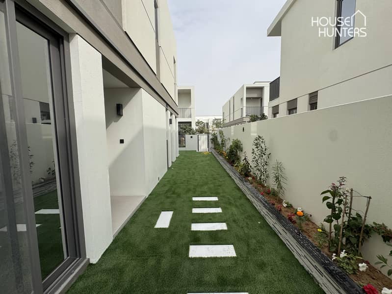 Open Kitchen | Fully Integrated Appliances | New