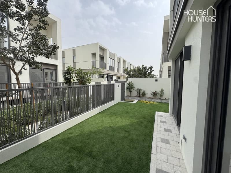 Open Kitchen | Fully Integrated Appliances | New