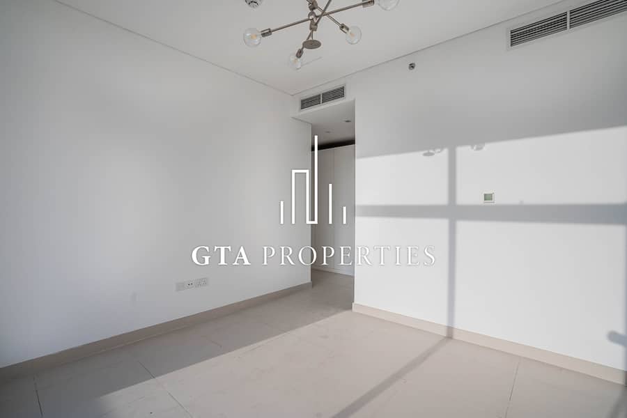 LARGE TERRACE| HIGHER FLOOR | AVAILABLE NOW - Image 15