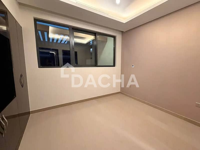 Full Golf View | Single Row | Semi Furnished - Image 8