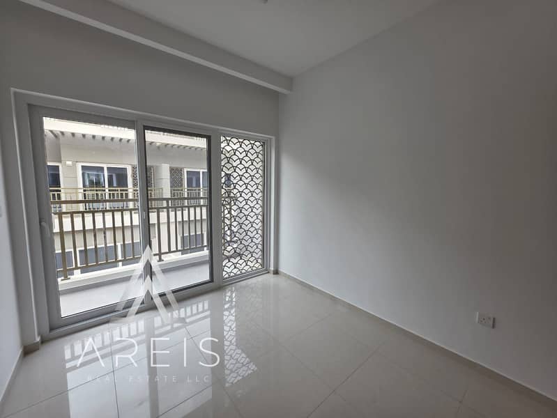 Spacious Well Maintained 3BR Town House |Vacant