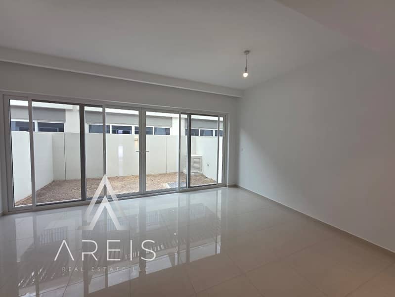 Spacious Well Maintained 3BR Town House |Vacant - Image 7