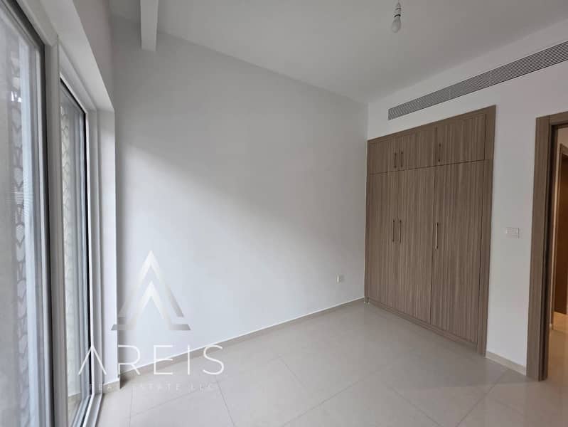 Spacious Well Maintained 3BR Town House |Vacant - Image 12