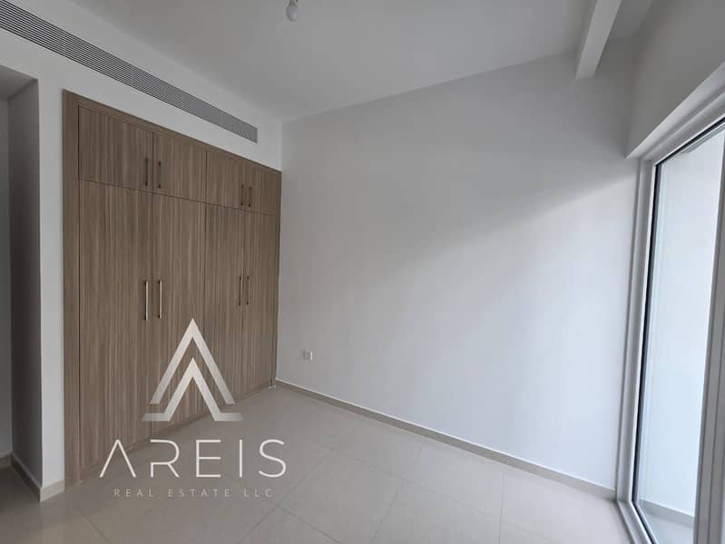 Spacious Well Maintained 3BR Town House |Vacant - Image 15