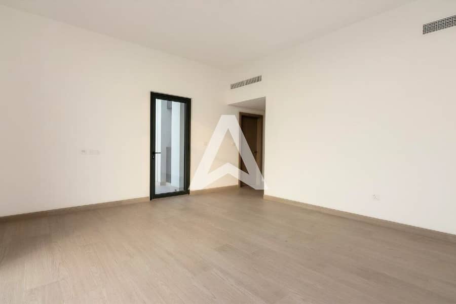 RESALE | 4BR + Maid's Room | On the Park - Image 7