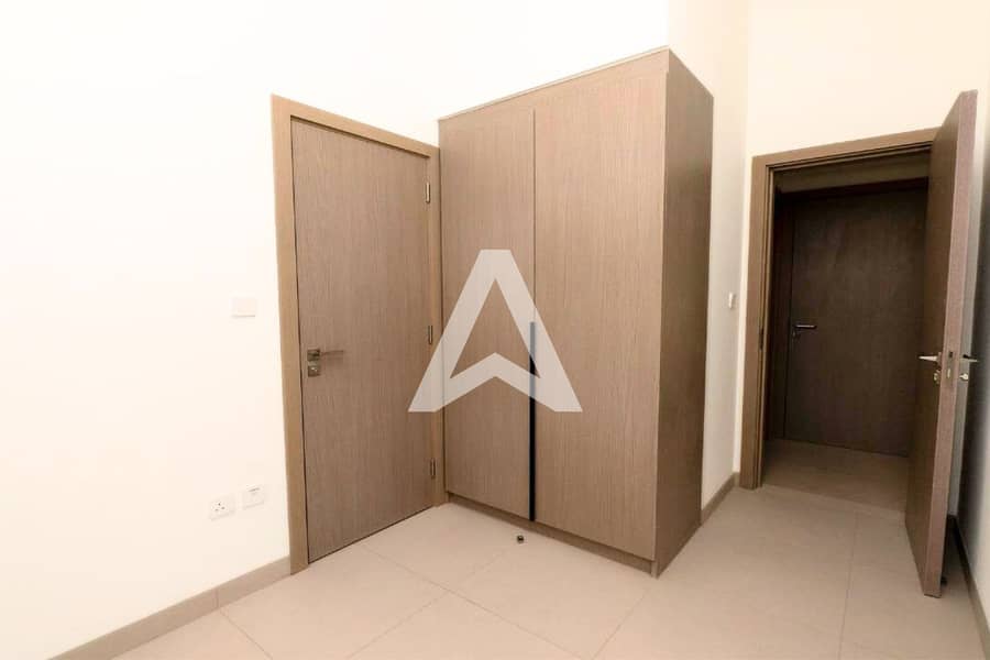 RESALE | 4BR + Maid's Room | On the Park - Image 9