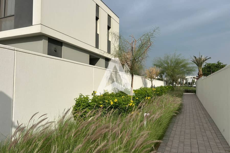 RESALE | 4BR + Maid's Room | On the Park - Image 20