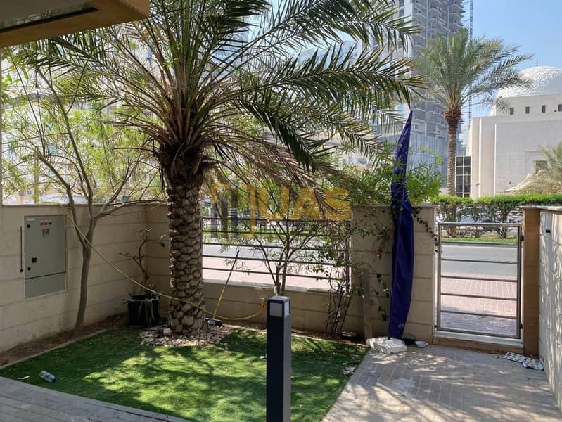 Huge Layout | Maidroom | Prime Location | Exquisite Finishing