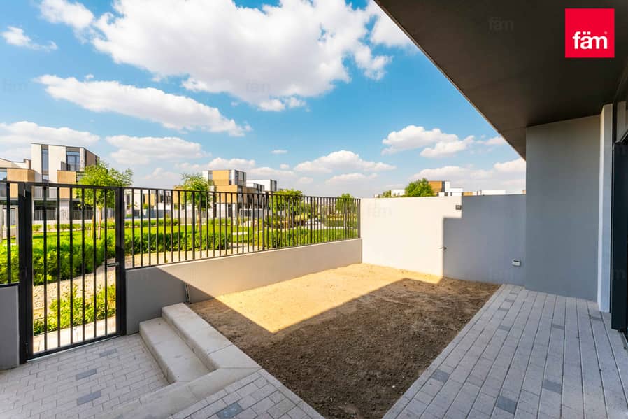 Ranim Premium Location Park Facing | Brand New - Image 15