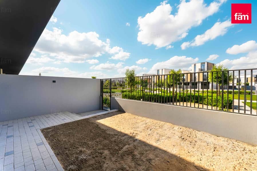 Ranim Premium Location Park Facing | Brand New - Image 25