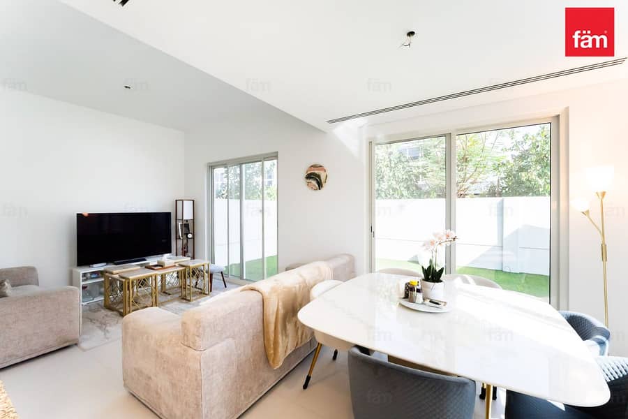 Modern 4 Bedroom |Townhouse | Private Garden