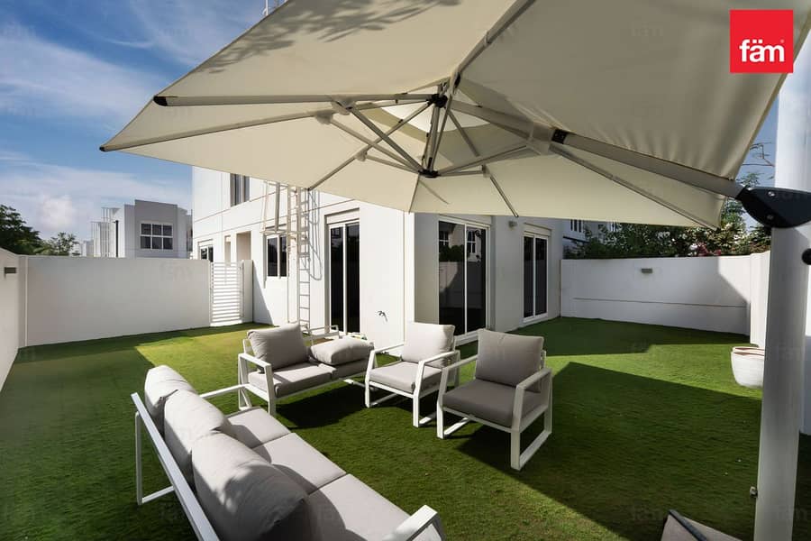 Modern 4 Bedroom |Townhouse | Private Garden