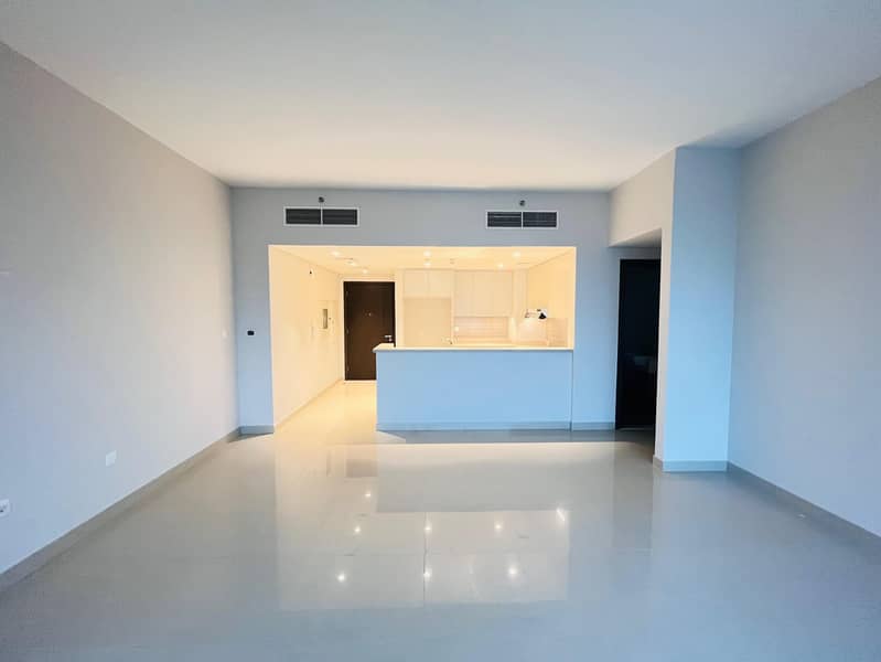 STUNNING VIEW OF DUBAI CREEK & BURJ KHALIFA 3-BEDROOM PLUS MAID - Image 6