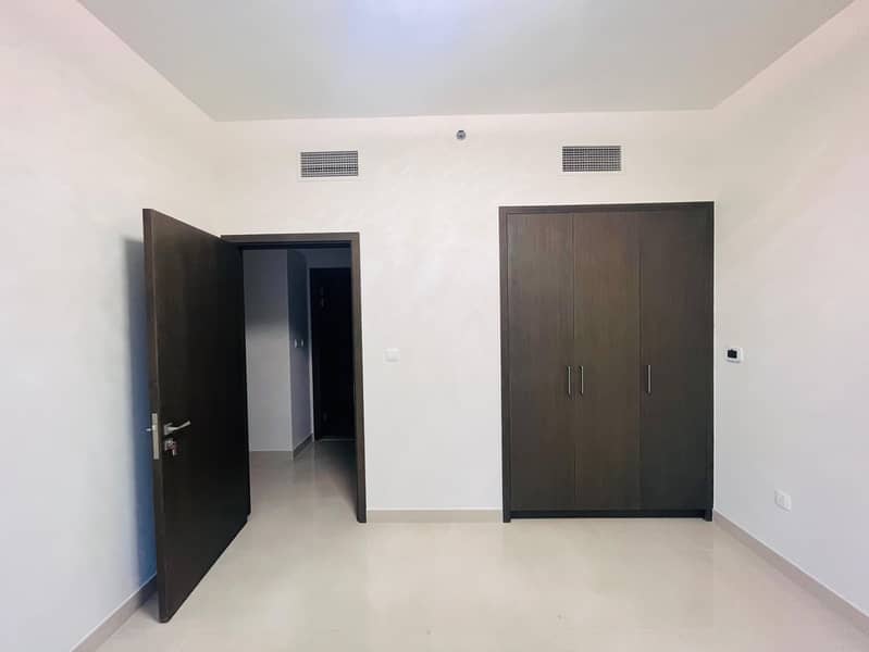 STUNNING VIEW OF DUBAI CREEK & BURJ KHALIFA 3-BEDROOM PLUS MAID - Image 20