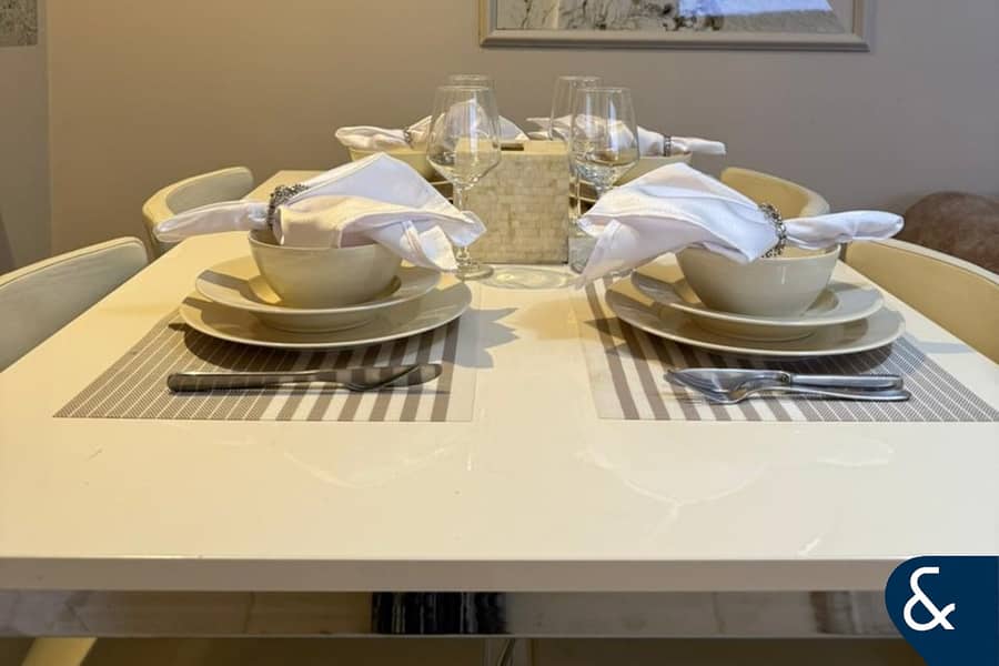 Upgraded | Vacant Now | Prime Location - Image 11