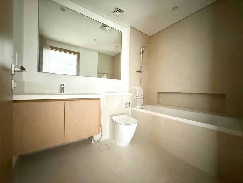 Vacant | Spacious | Chiller Free - Image 9