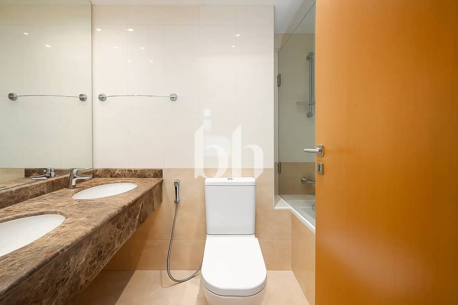 Spacious Unit | Breathtaking Sea views | - Image 11