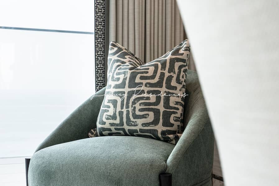 Exquisite Private Home by Award-Winning Designer - Image 8