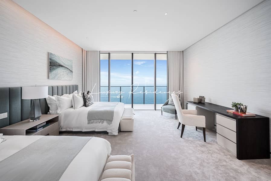 Exquisite Private Home by Award-Winning Designer - Image 12