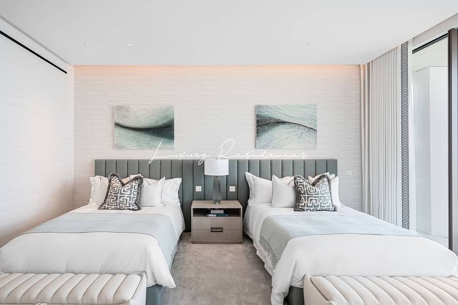 Exquisite Private Home by Award-Winning Designer - Image 15