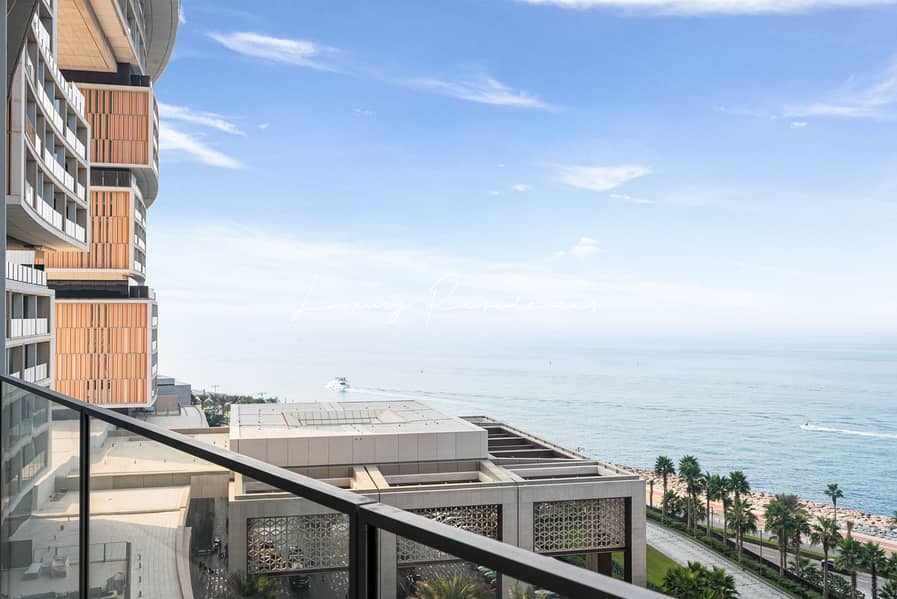 Exquisite Private Home by Award-Winning Designer - Image 20